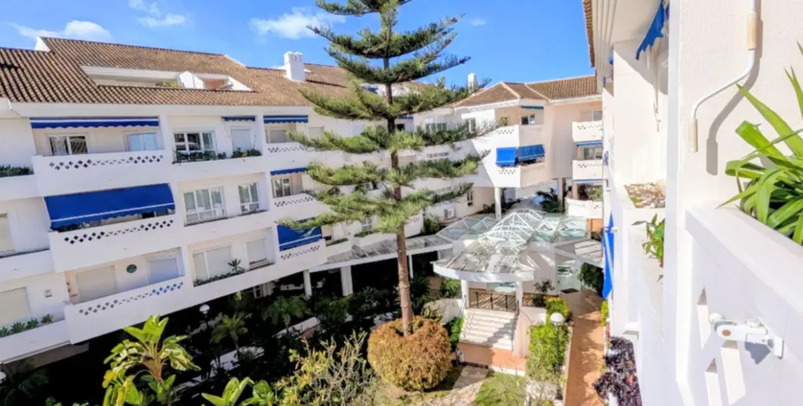 Venta de ático dúplex en San Pedro de Alcántara 10