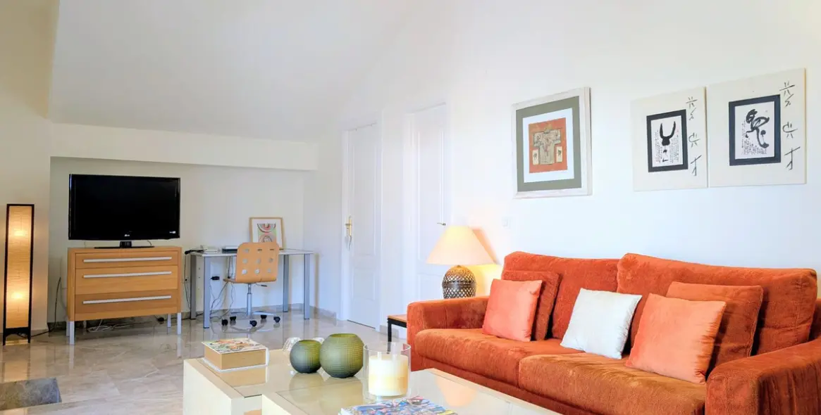 Продажа двухуровневого пентхауса в San Pedro de Alcántara 25