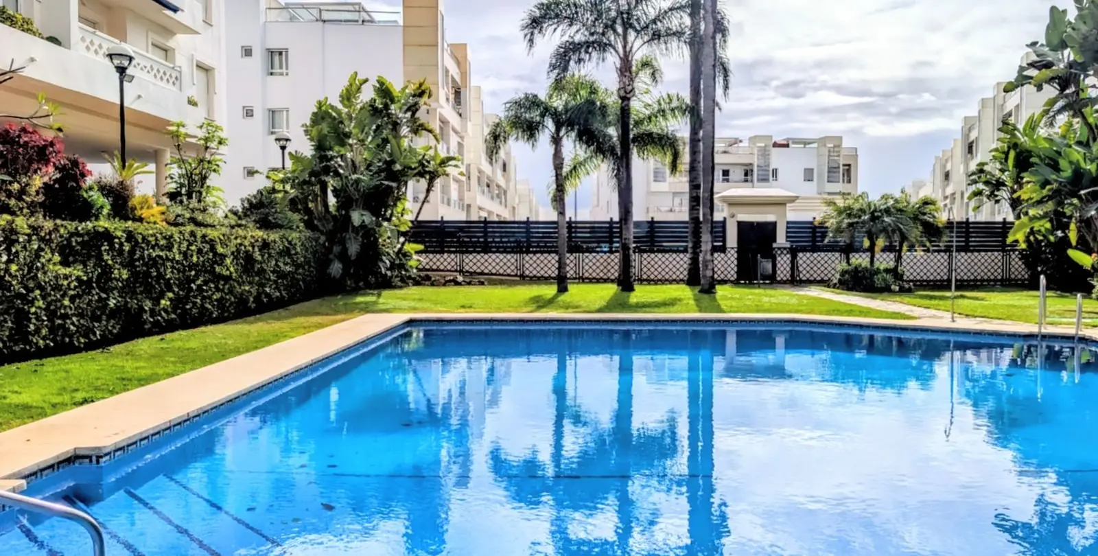 Продажа двухуровневого пентхауса в San Pedro de Alcántara 24