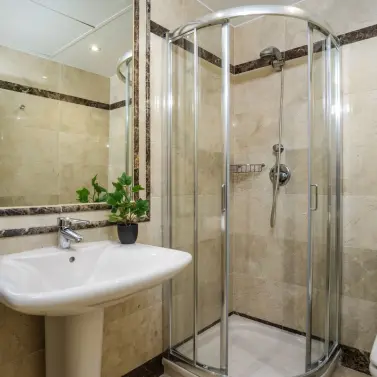 Venta de apartamento en planta media en Marbella