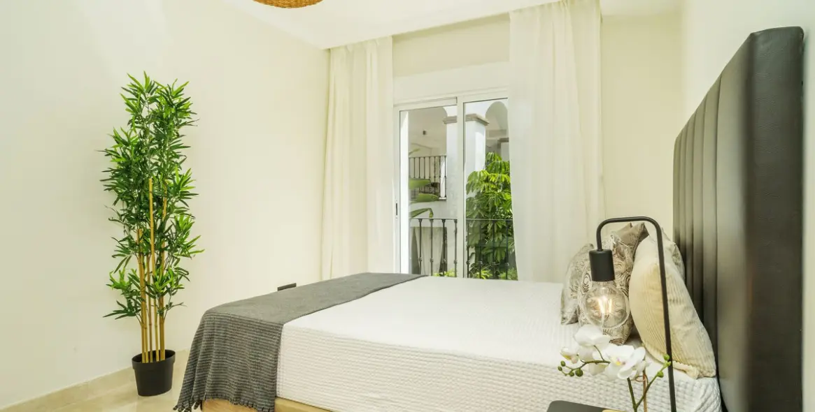 Venta de apartamento en planta media en Marbella 6