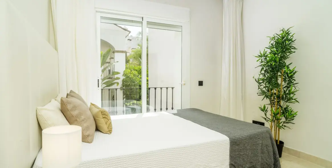 Venta de apartamento en planta media en Marbella 9