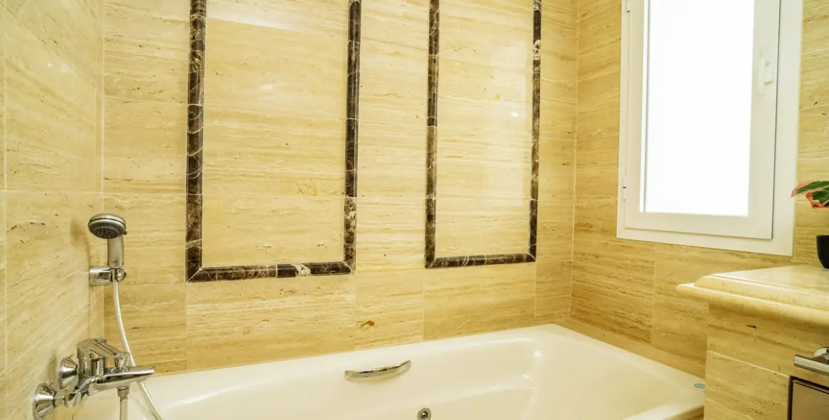 Venta de apartamento en planta media en Marbella 15