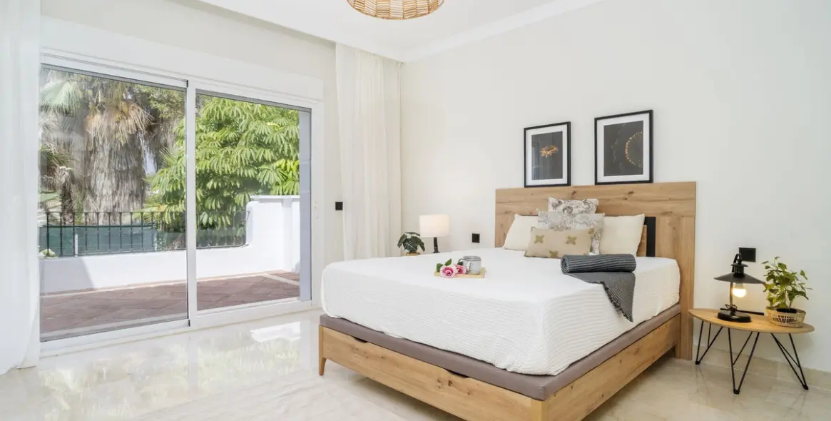 Venta de apartamento en planta media en Marbella 17