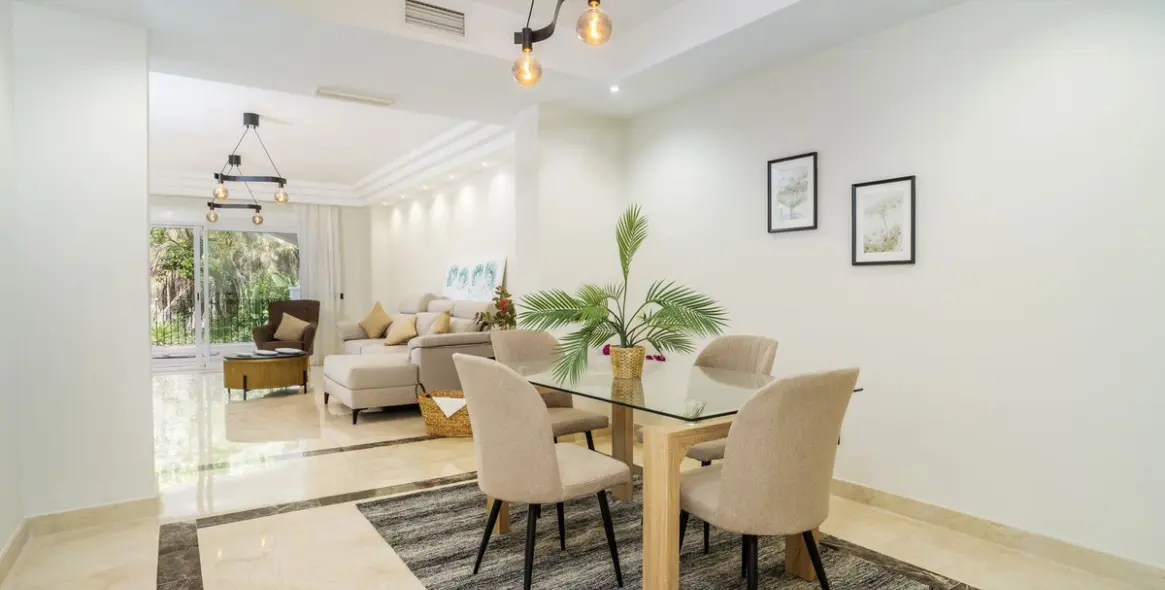 Venta de apartamento en planta media en Marbella 20