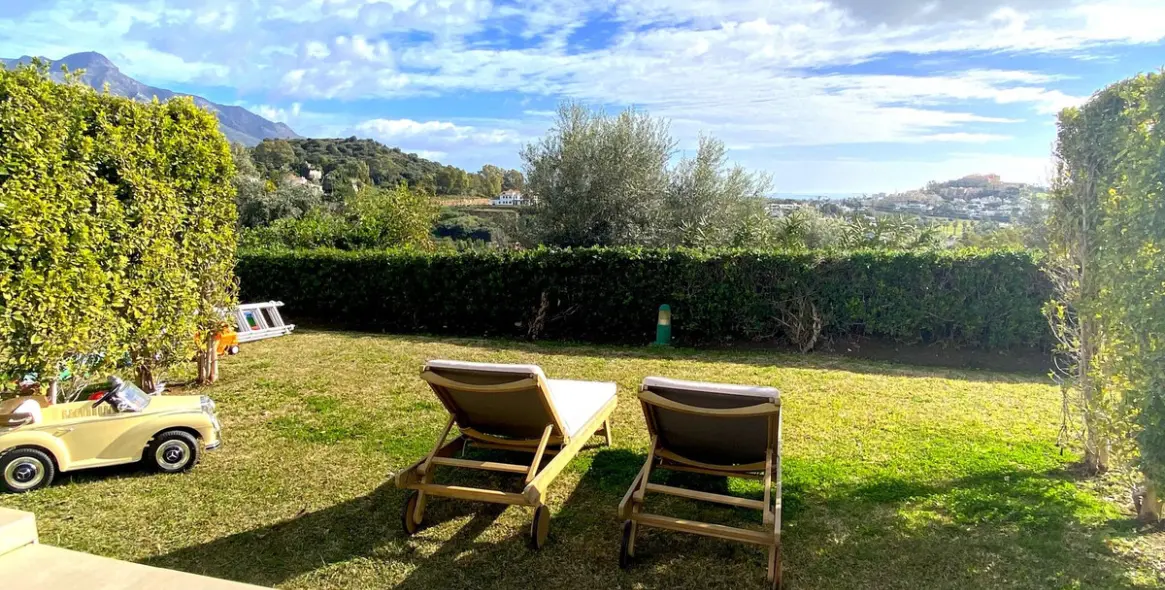 Venta de adosado en La Quinta 12