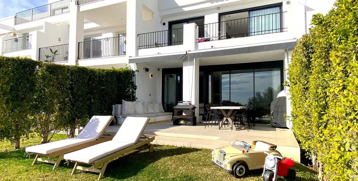 Venta de adosado en La Quinta 16