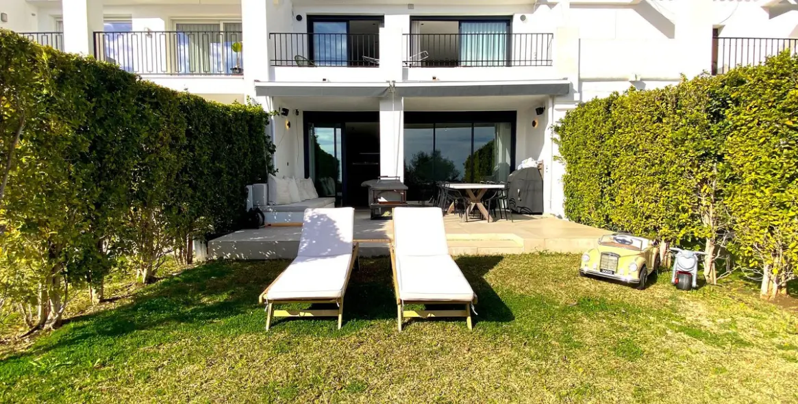 Venta de adosado en La Quinta 17