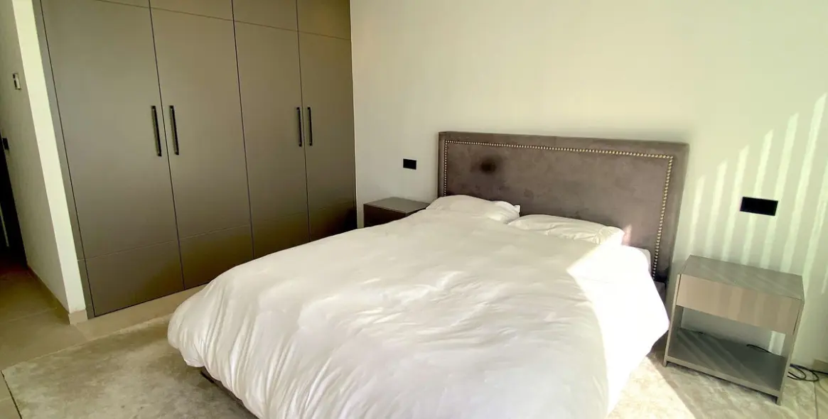 Venta de adosado en La Quinta 19