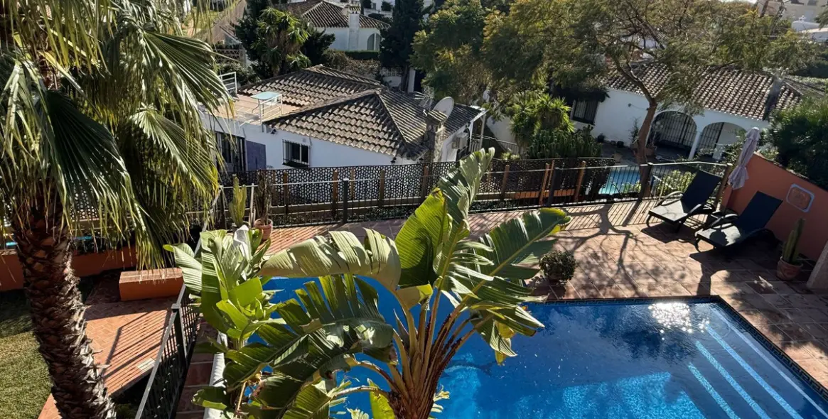 Venta de villa independiente en Artola 1