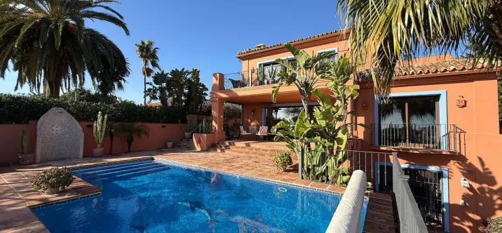 Venta de villa independiente en Artola 1