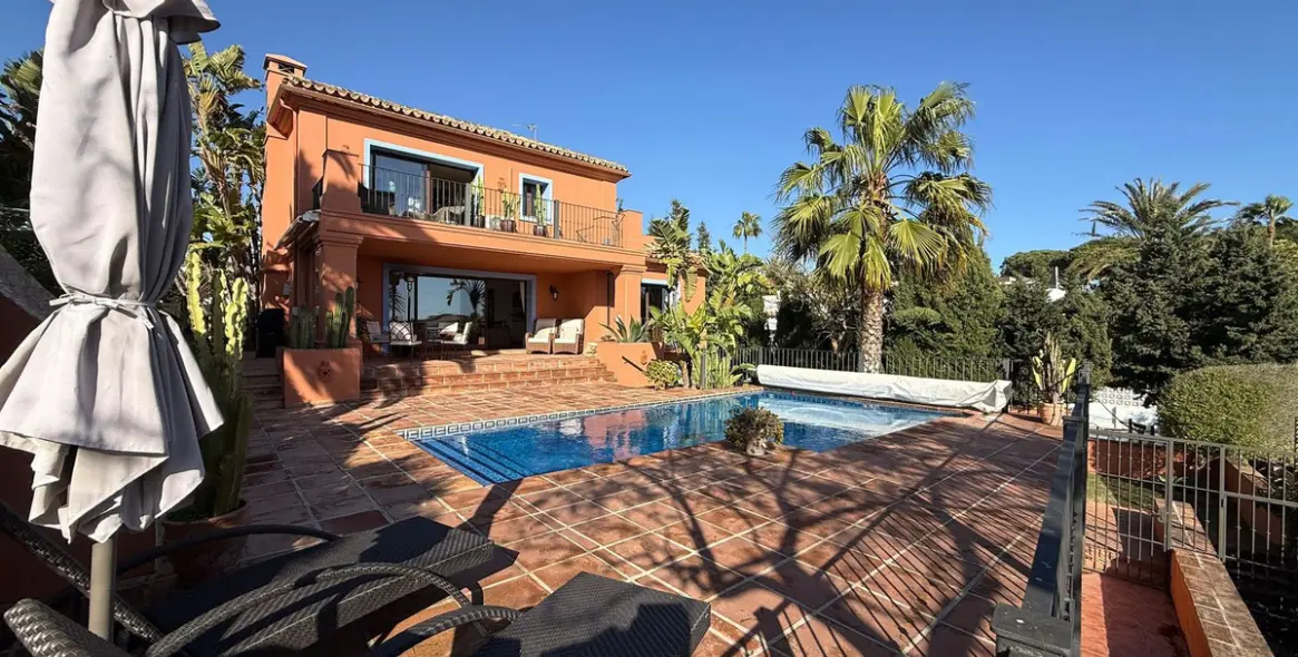 Venta de villa independiente en Artola 6