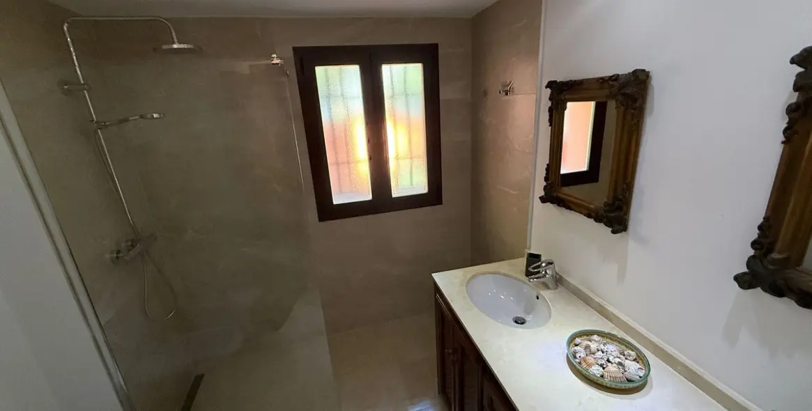 Venta de villa independiente en Artola 18