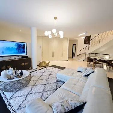 Venta de casa pareada en Sierra Blanca