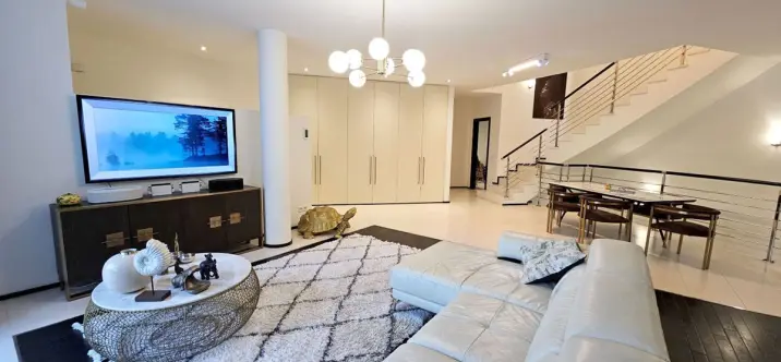 Venta de casa pareada en Sierra Blanca 2