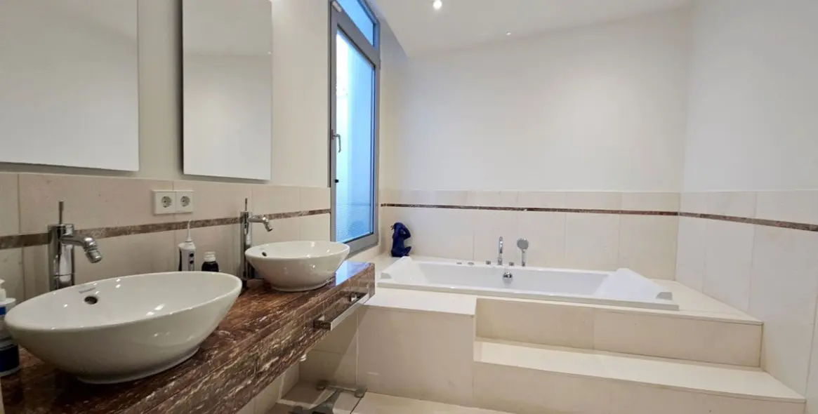 Venta de casa pareada en Sierra Blanca 19