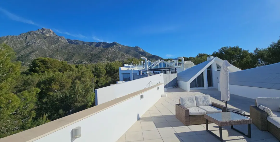 Venta de casa pareada en Sierra Blanca 20