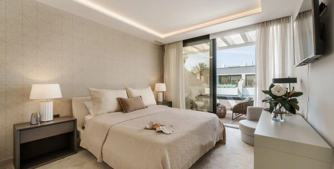 Venta de casa pareada en Puerto Banús 14