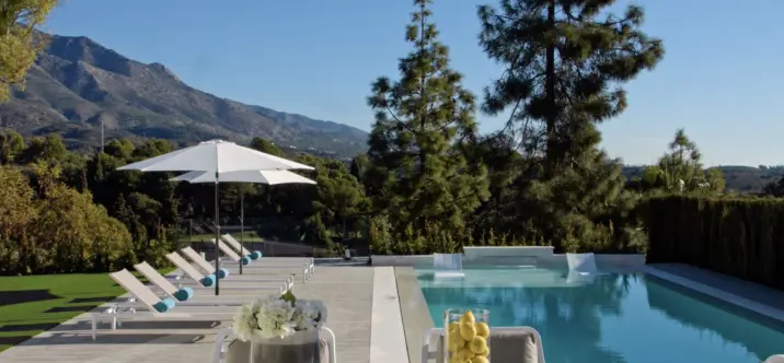 Venta de villa independiente en Aloha 1