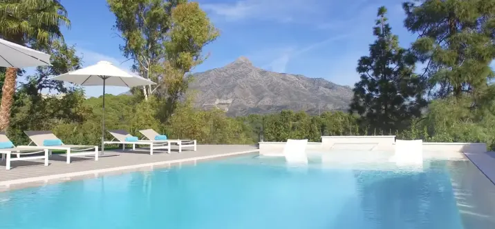 Venta de villa independiente en Aloha 4