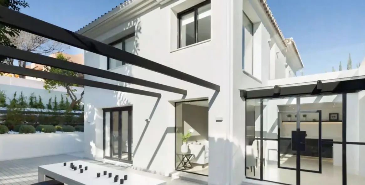 Venta de villa independiente en Aloha 11