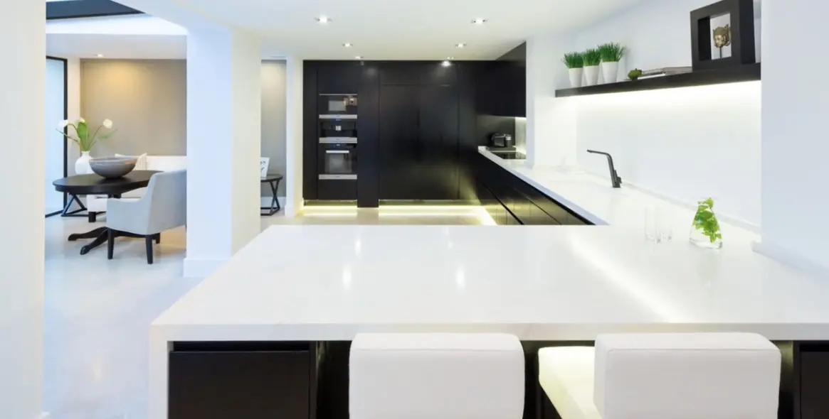 Venta de villa independiente en Aloha 14