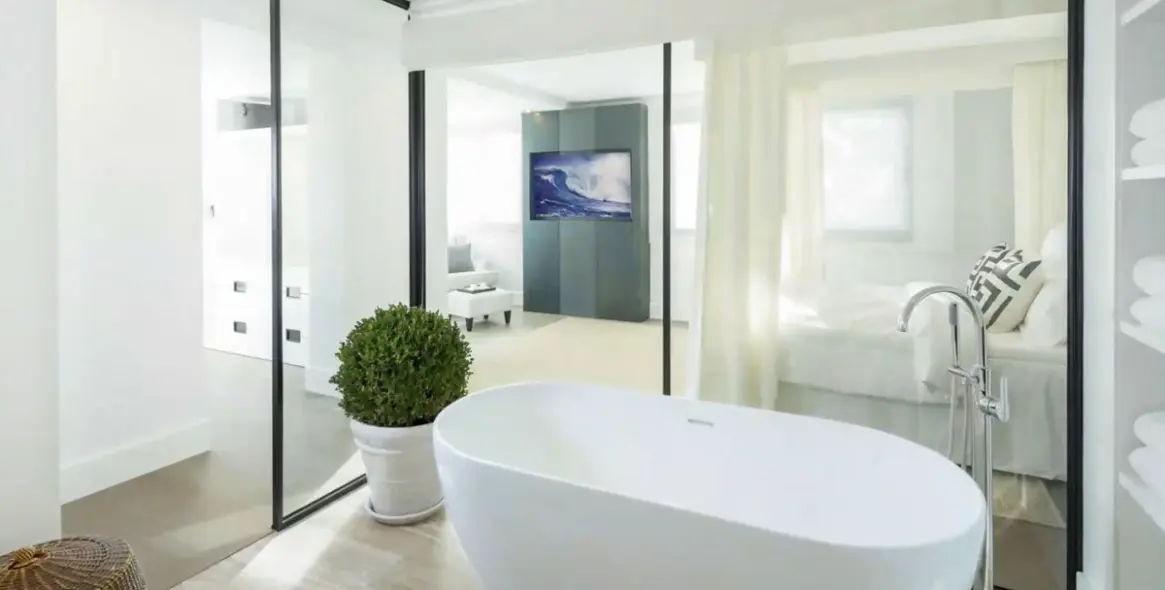 Venta de villa independiente en Aloha 15