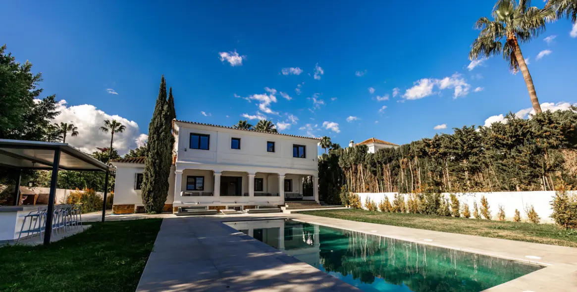 Long-term rent of detached villa in Nueva Andalucía 2