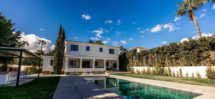 Long-term rent of detached villa in Nueva Andalucía 1