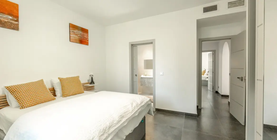 Long-term rent of detached villa in Nueva Andalucía 21