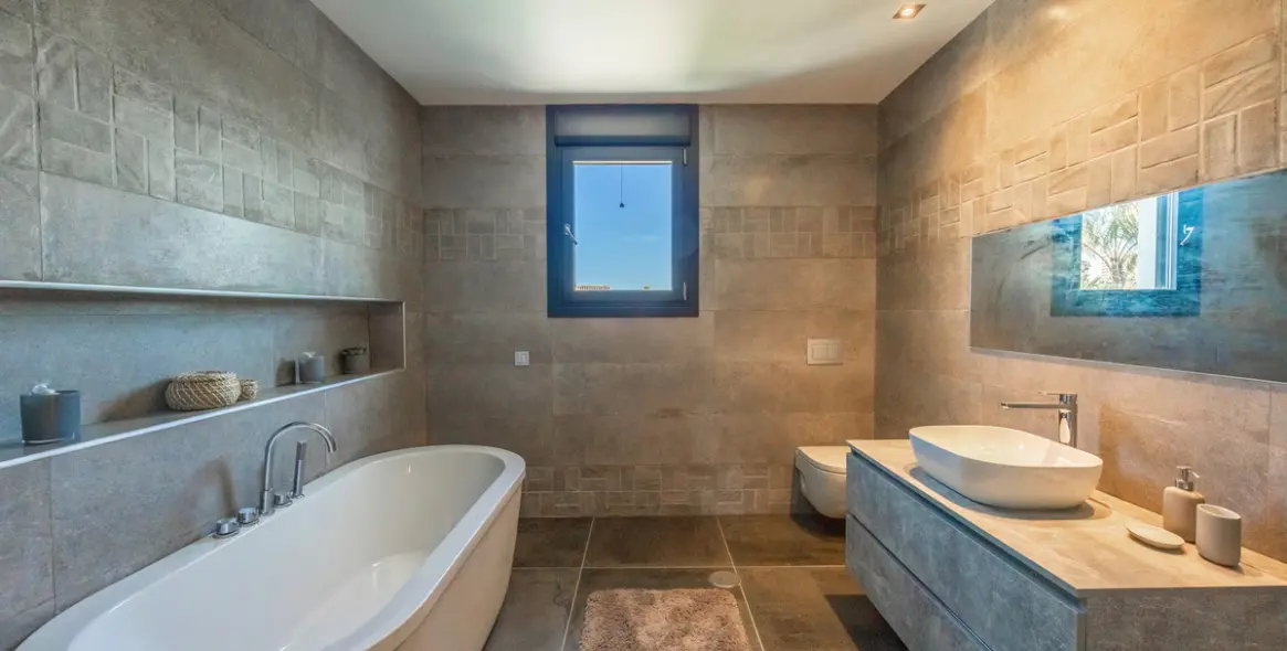 Long-term rent of detached villa in Nueva Andalucía 35