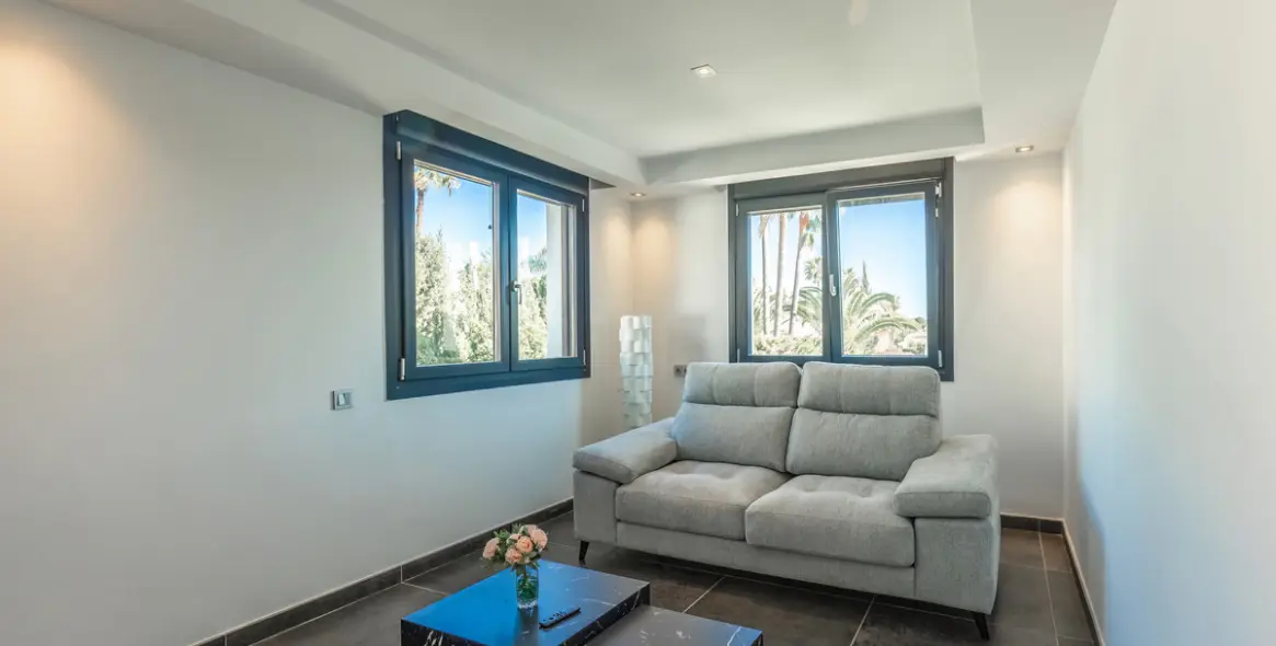 Long-term rent of detached villa in Nueva Andalucía 43