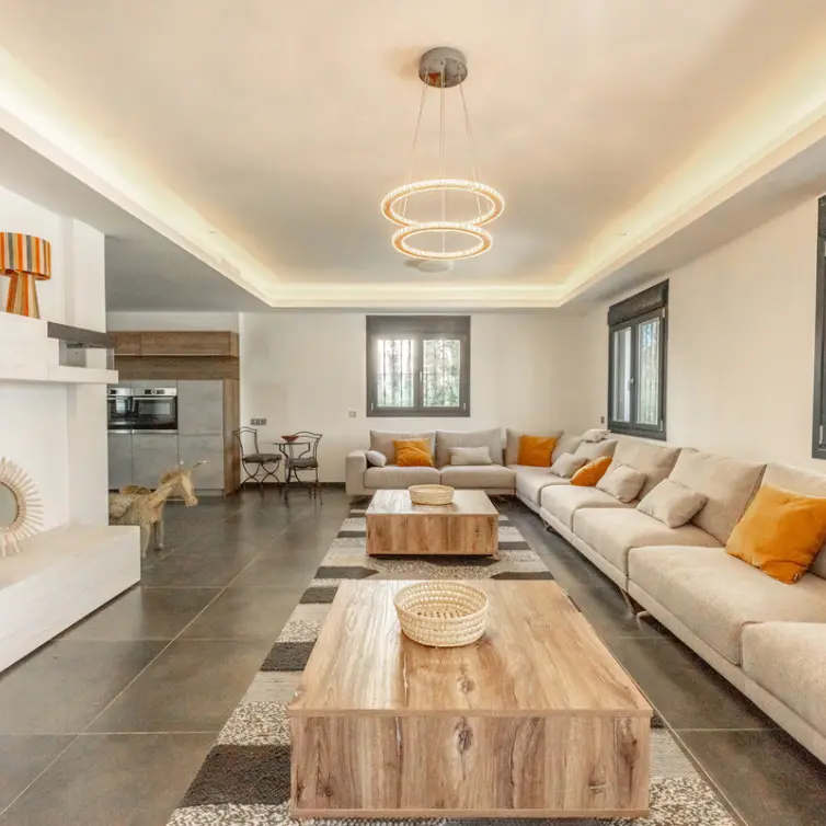 Long-term rent of detached villa in Nueva Andalucía