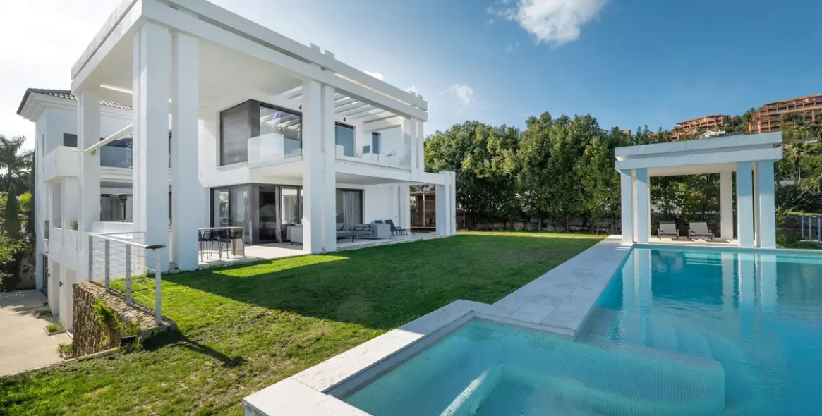 Long-term rent of detached villa in Los Flamingos 1