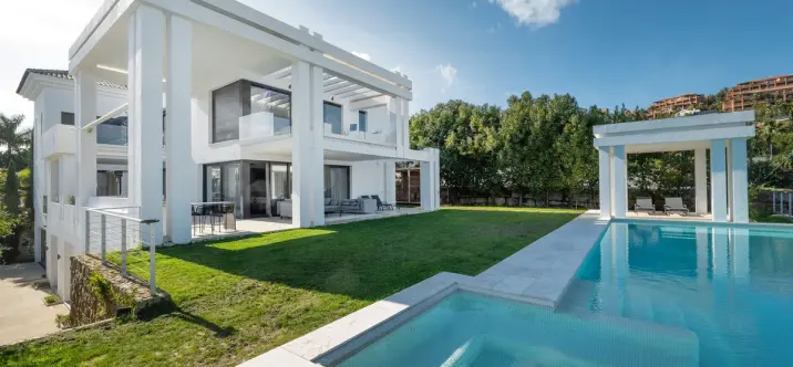 Долгосрочная аренда  отдельно стоящей виллы в Los Flamingos 0