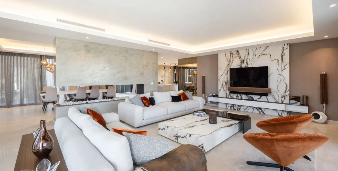 Long-term rent of detached villa in Los Flamingos 10