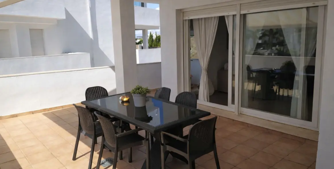 Sale of middle floor apartment in Riviera del Sol 6
