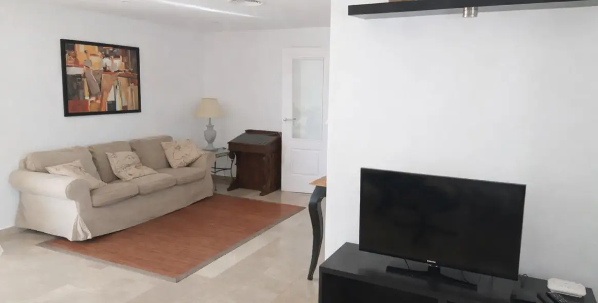 Sale of middle floor apartment in Riviera del Sol 9