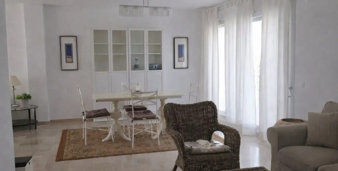 Sale of middle floor apartment in Riviera del Sol 12