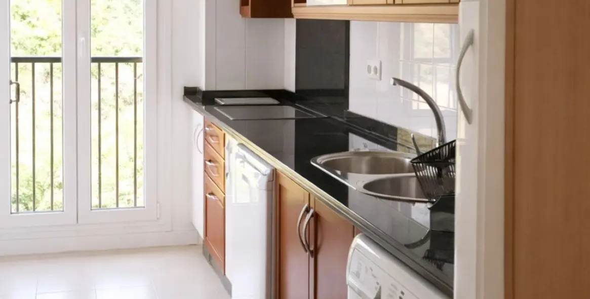 Sale of middle floor apartment in Riviera del Sol 17