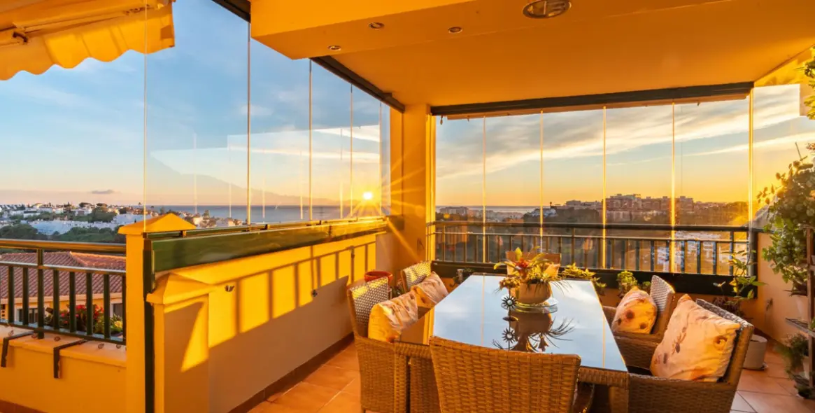 Sale of middle floor apartment in Benalmadena 1