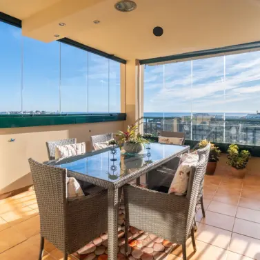 Sale of middle floor apartment in Benalmadena