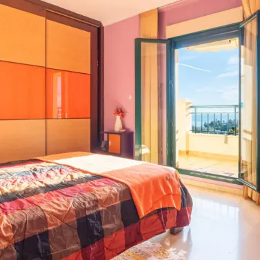 Sale of middle floor apartment in Benalmadena