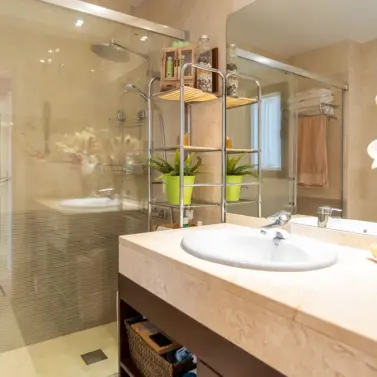 Sale of middle floor apartment in Benalmadena