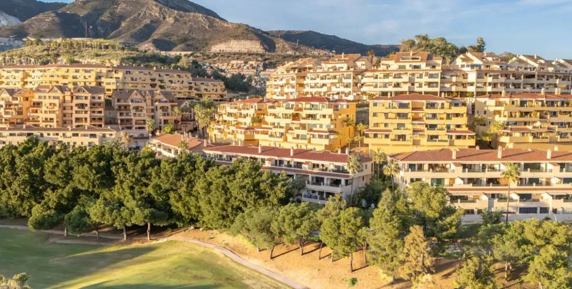 Sale of middle floor apartment in Benalmadena 18