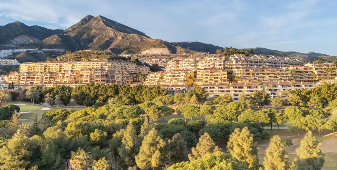 Sale of middle floor apartment in Benalmadena 19