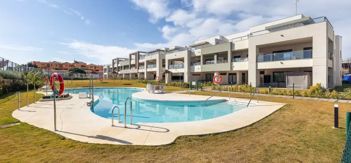 Sale of ground floor apartment in Casares 0