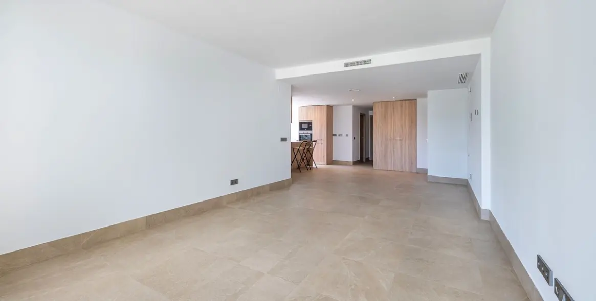 Sale of ground floor apartment in Casares 11