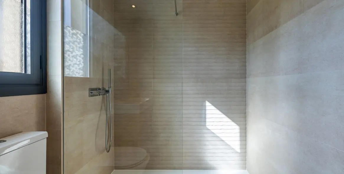 Sale of ground floor apartment in Casares 15