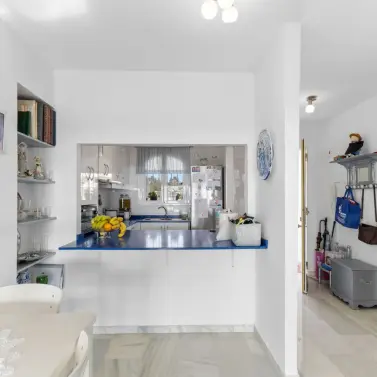 Sale of middle floor apartment in Puerto Banús